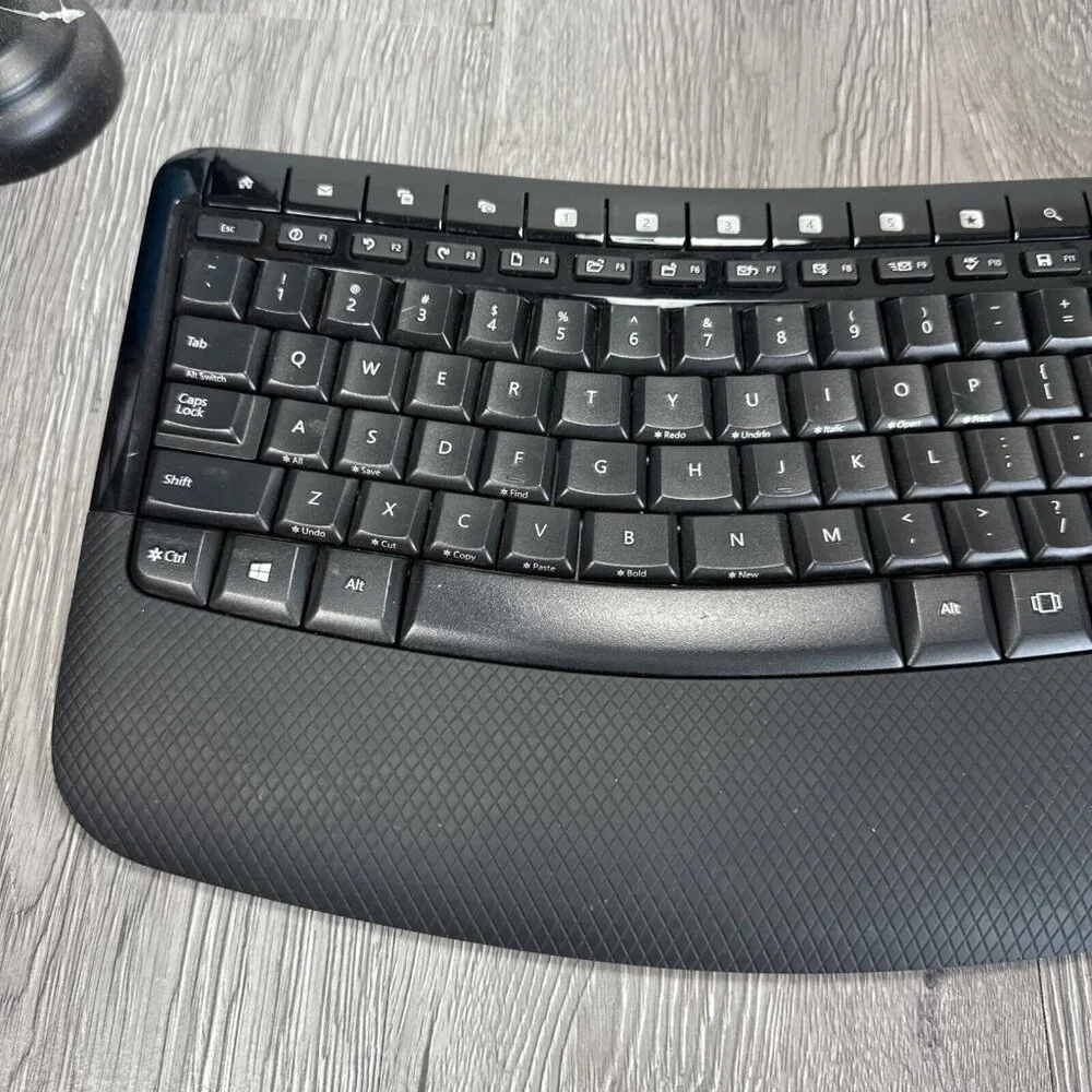 Microsoft Wireless Comfort Keyboard 5050 Model 1728 - No USB Dongle